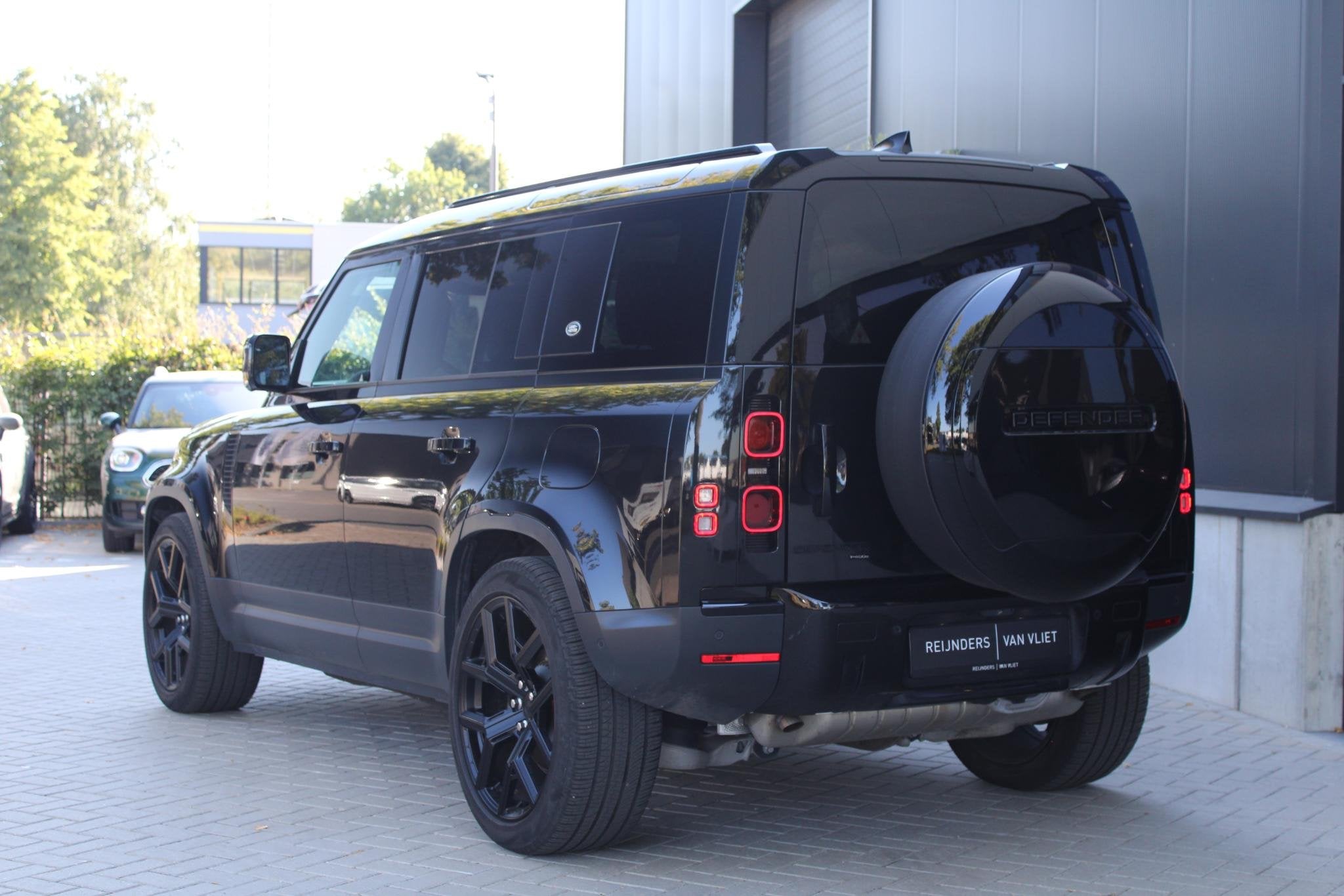 Land Rover Defender 110 P400e SE | Pan.Dak | Cold Climate |, 12 maanden, 404 pk, Gebruikt, 3000 kg
