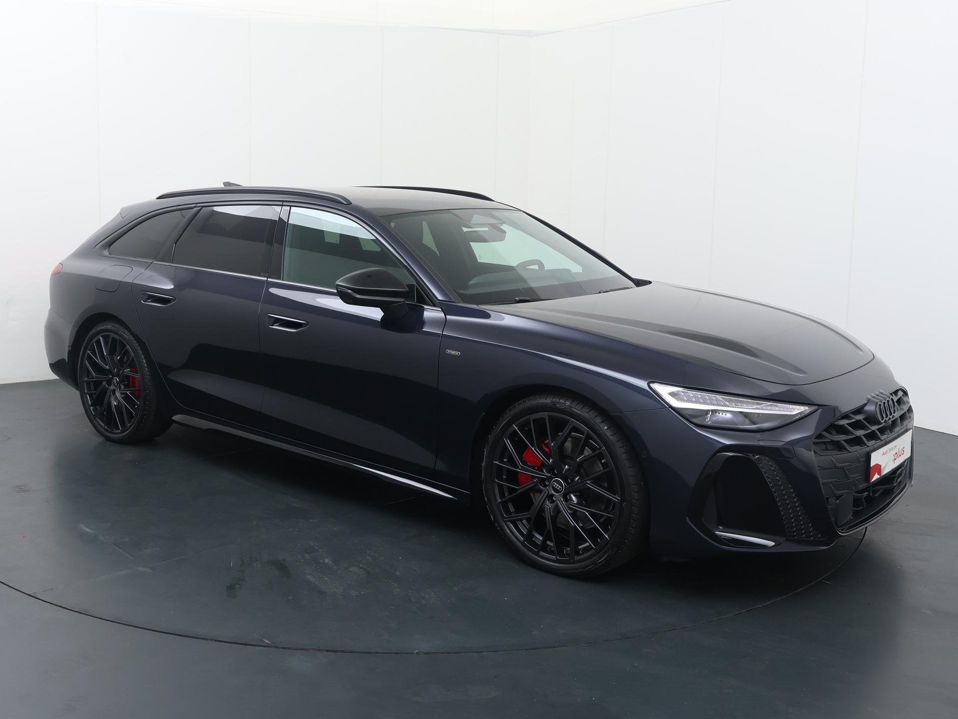 Audi A6 Avant 2.0 e-hybrid quattro S Comp. Edition One | 367, Auto's, Audi, Gebruikt, 4 cilinders, Parkeerassistent, 26 kWh