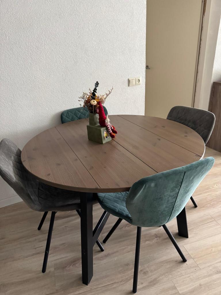 Te koop: Mooie ronde eettafel met stoelen, Huis en Inrichting, Tafels | Eettafels, Ophalen, 100 tot 150 cm, 50 tot 100 cm, Zo goed als nieuw