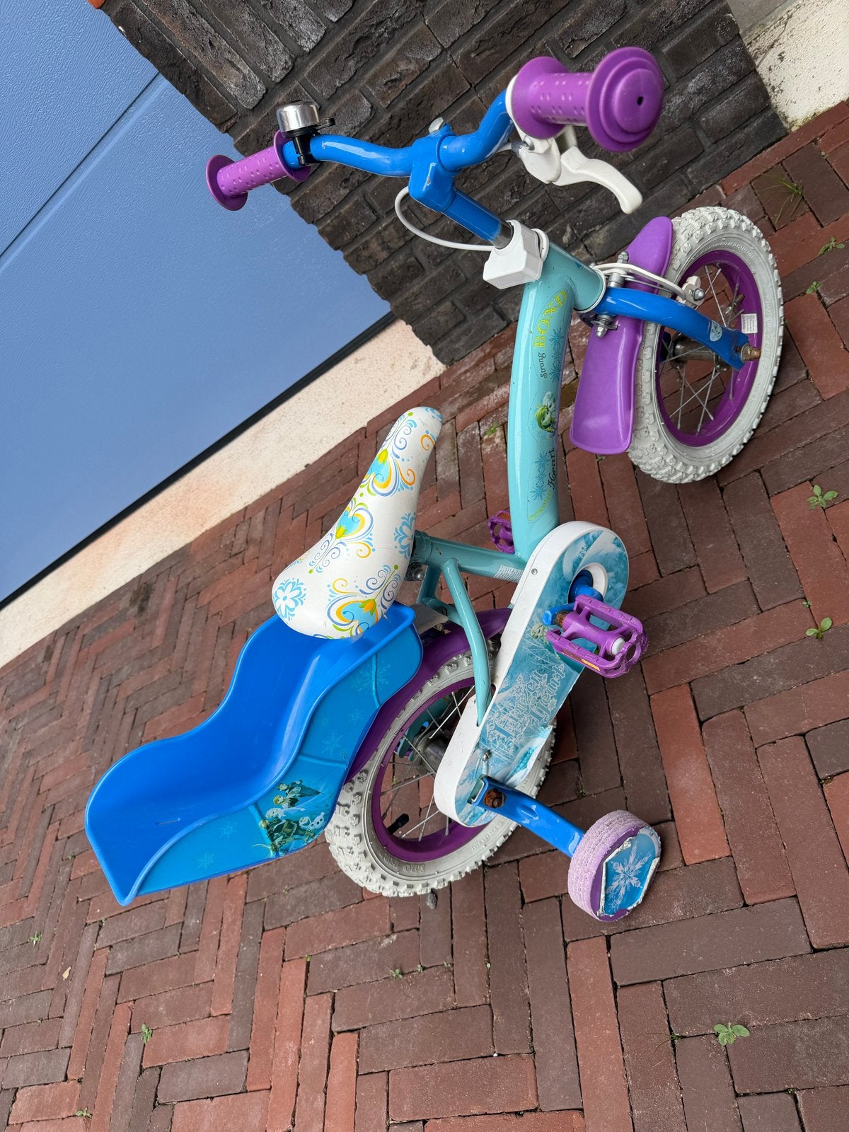 Kinderfiets 12 inch met zijwieltjes - Frozen thema, Fietsen en Brommers, Ophalen, Zijwieltjes, Gebruikt, Velgrem