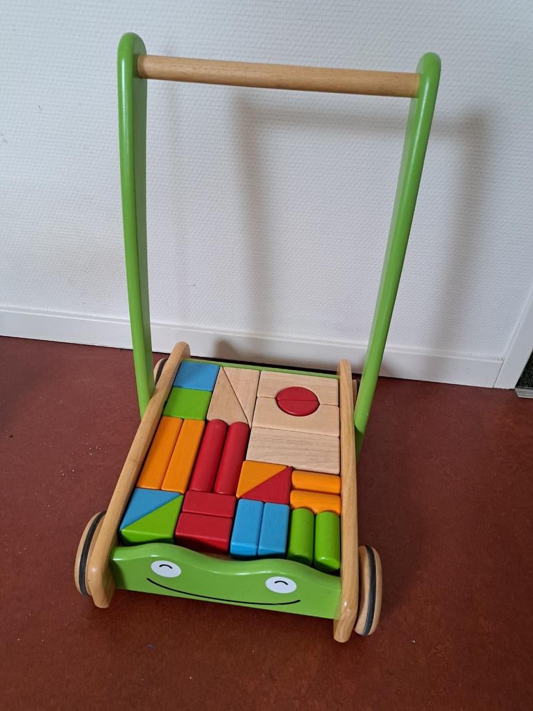 Houten loopwagentje met blokken, Kinderen en Baby's, Speelgoed | Houten speelgoed, Ophalen of Verzenden, Zo goed als nieuw, Duw- of Trekspeelgoed