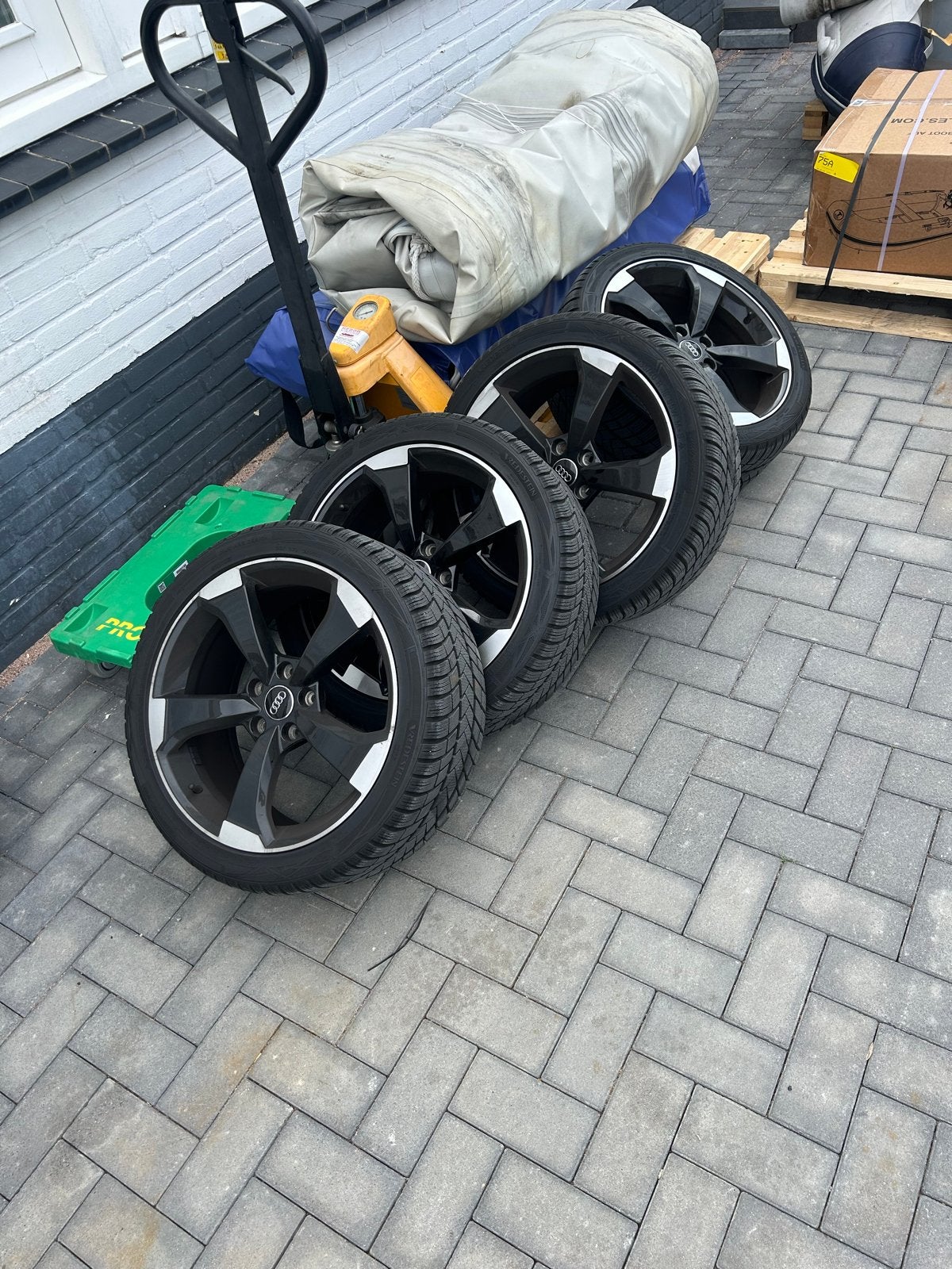 Audi rotor velg, vredestein winterband 235/40 18 inch, 5x112, Ophalen, 18 inch, Gebruikt, Banden en Velgen