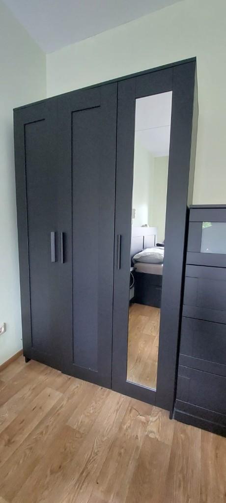IKEA Brimnes 3 Deurs Spiegelkledingkast, Huis en Inrichting, Kasten | Kledingkasten, Ophalen, Met deur(en), 100 tot 150 cm, Zo goed als nieuw