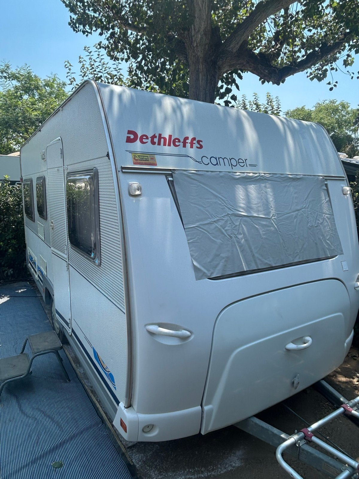 Dethleffs Camper 430 DB - Incl. stalling Spanje t/m 2026, Koelkast, Omvormbare zithoek, 750 - 1000 kg, Particulier