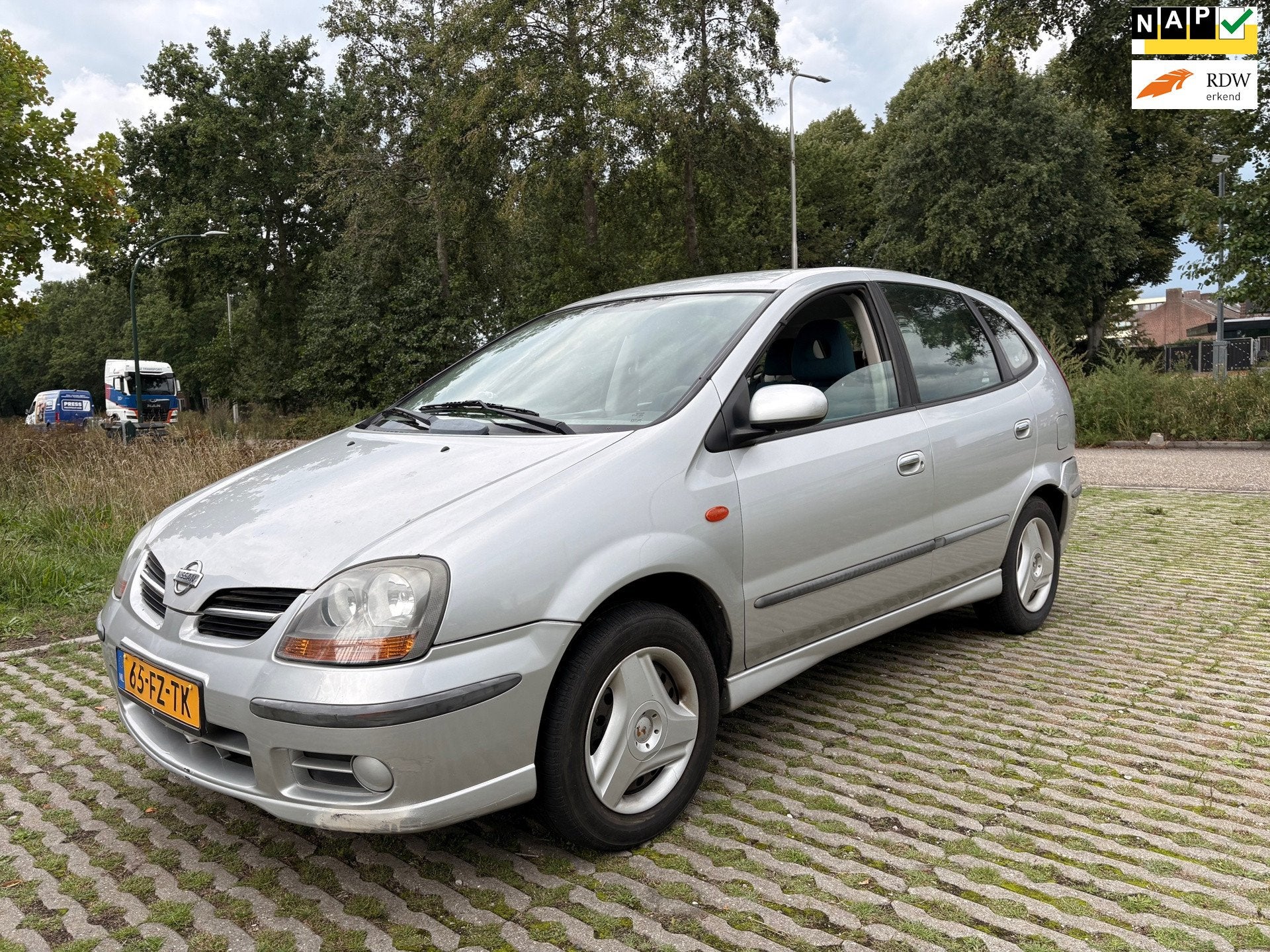 Nissan Almera Tino 2.0 CVT Ambience - Automaat - airco, Auto's, Nissan, 1998 cc, 4 cilinders, 700 kg, Almera Tino