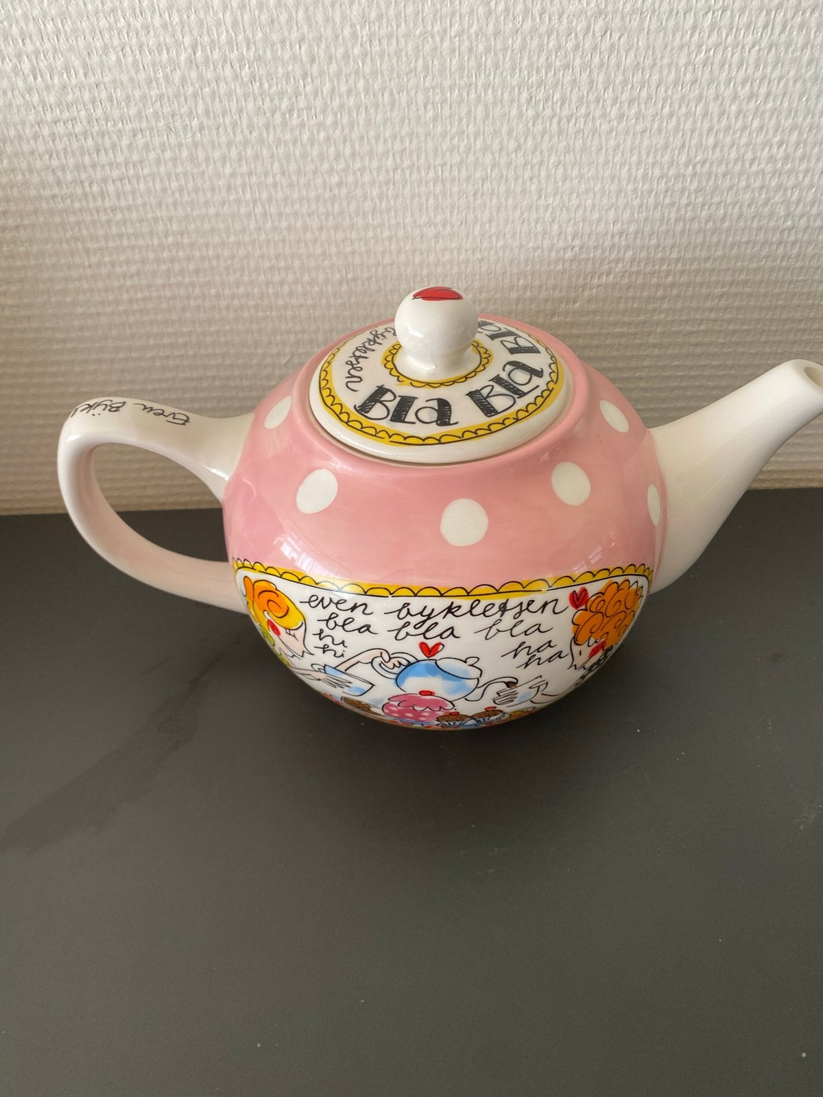 Blond Amsterdam Even Bijkletsen Theepot Roze met stippen, Huis en Inrichting, Ophalen of Verzenden, Zo goed als nieuw