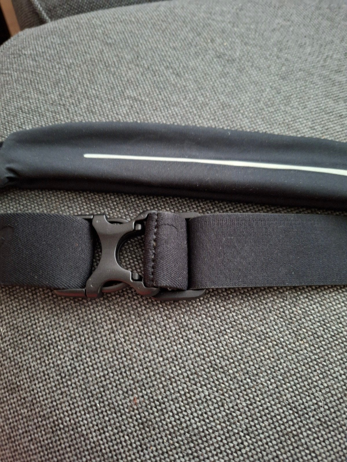Nieuwe Asics hardloop heuptas / belt bag, Ophalen of Verzenden, Nieuw, Overige typen, Overige merken