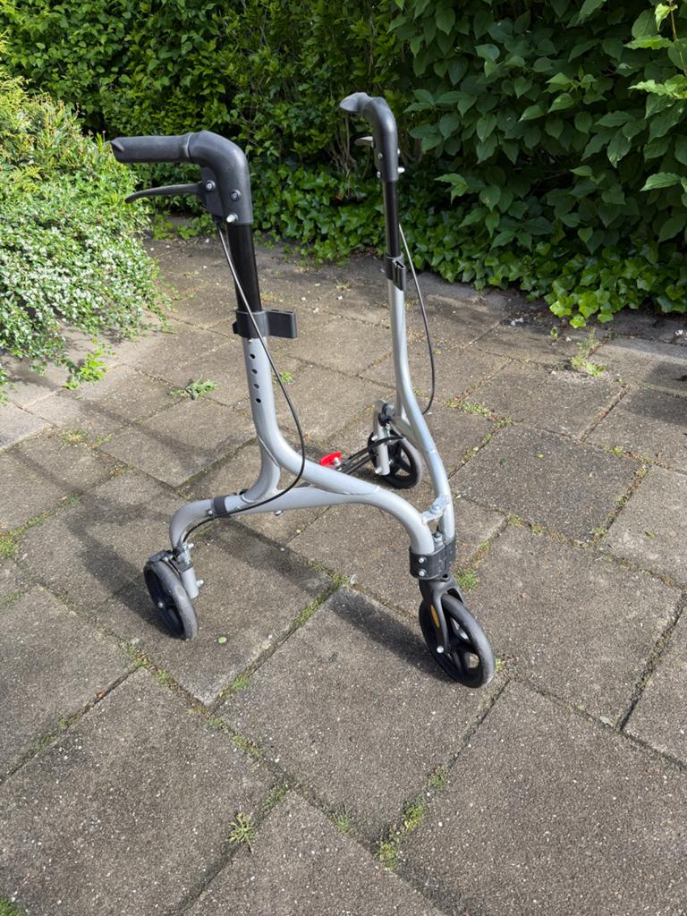 Rollator met 3 wielen, Diversen, Ophalen, Opvouwbaar, Zo goed als nieuw