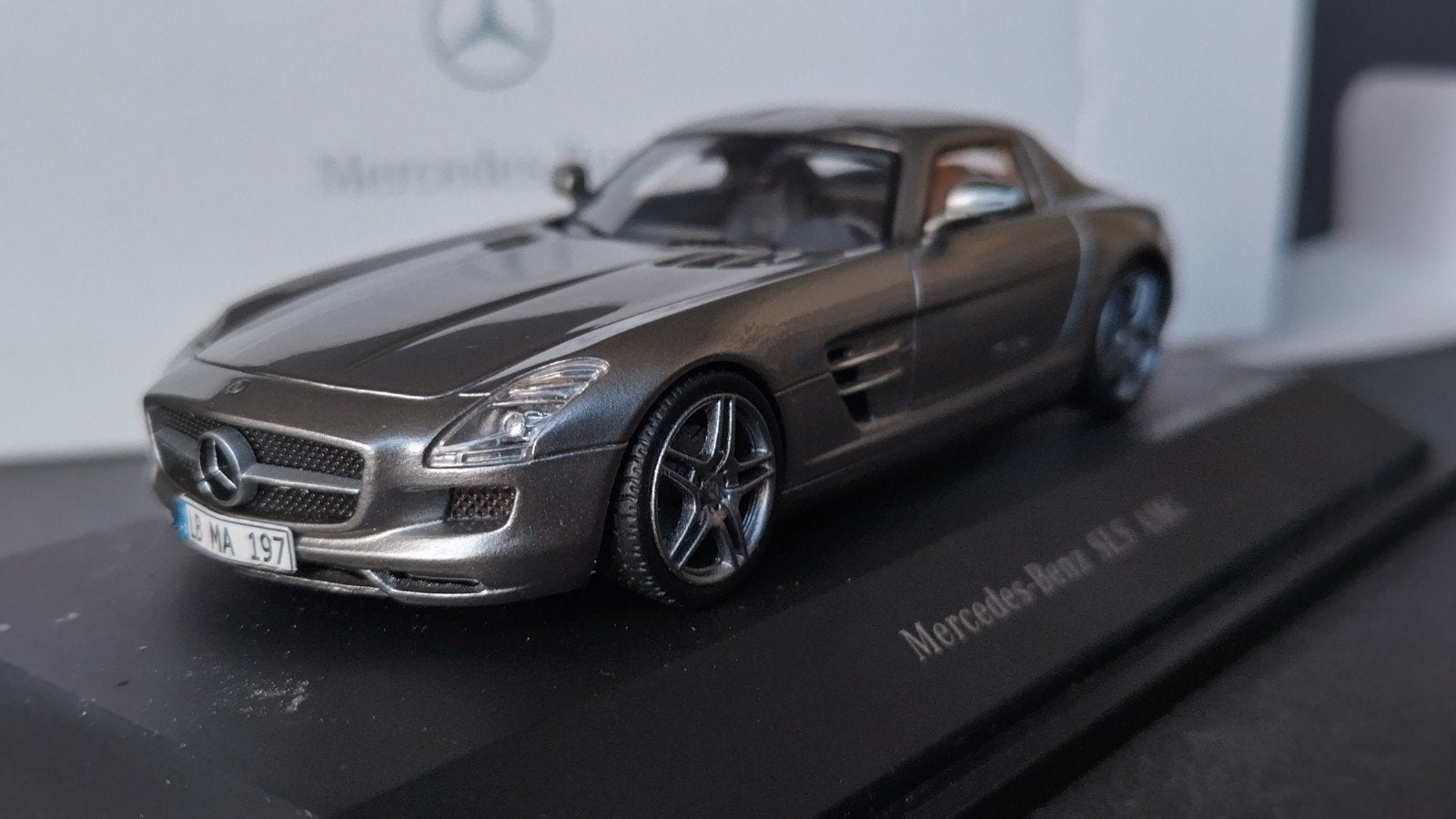 Mercedes Benz SLS 1:43 Spark Pol, Overige merken, Auto, Verzenden, .