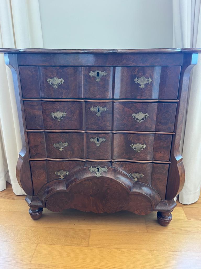 Antieke Hollandse Notenhouten Commode - 18e Eeuw, Ophalen
