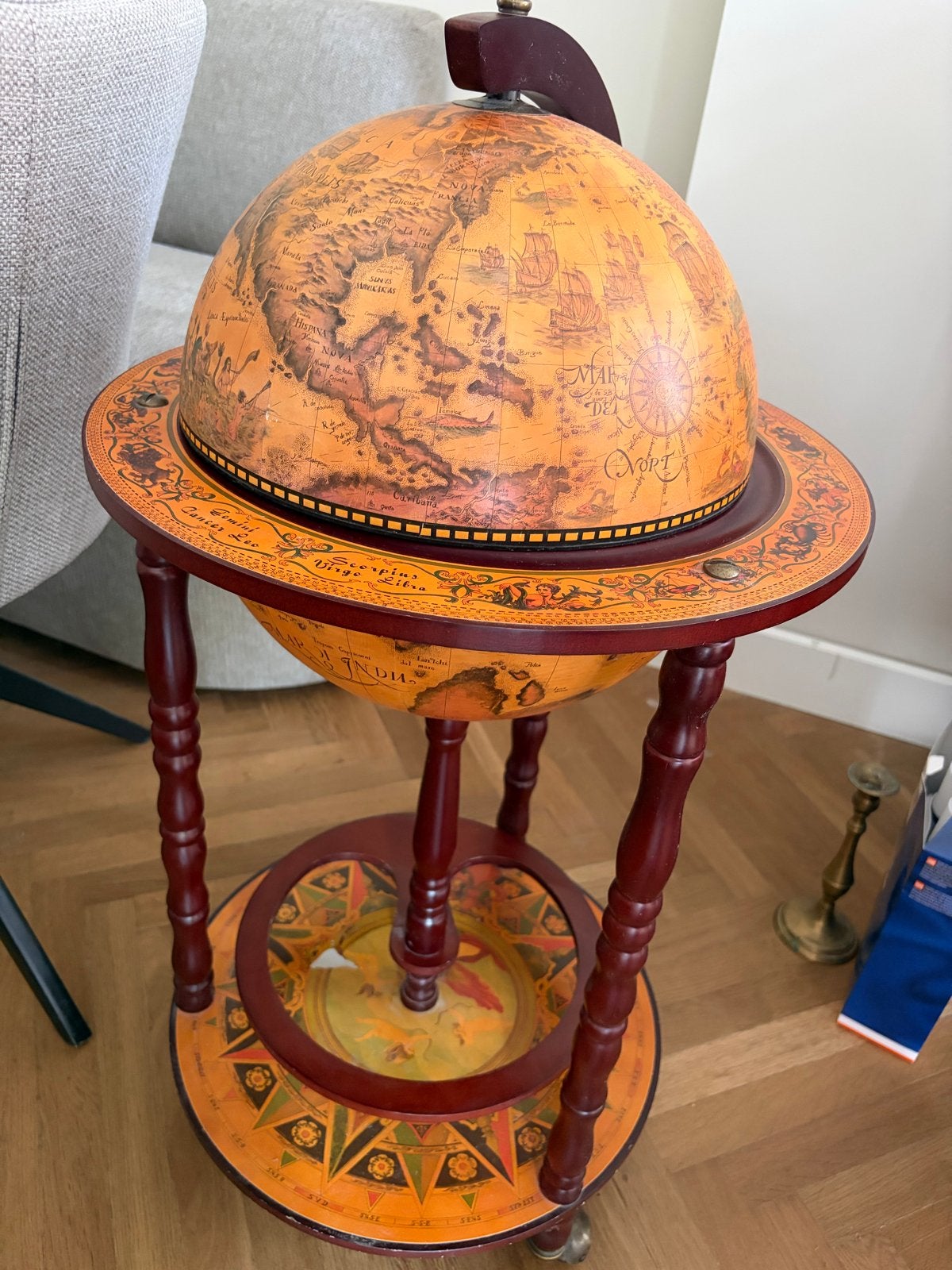 Klassieke drankglobe / bar wereldbol - Utrecht, Huis en Inrichting, Ophalen, Hout, Gebruikt, Klassiek