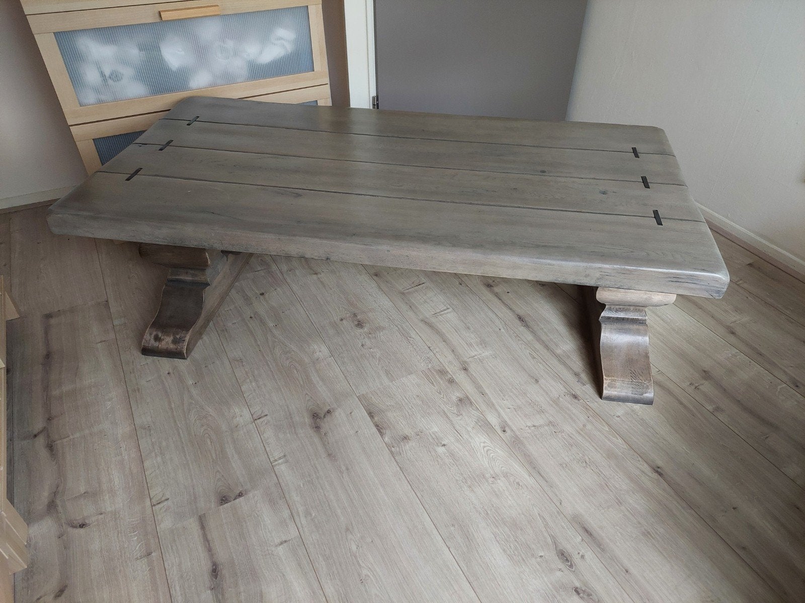Vergrijsd Eiken Klooster Salontafel - Robuust & Stijlvol, Ophalen, Gebruikt, 100 tot 150 cm, Eikenhout