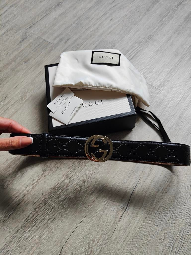 Gucci GG Supreme Riem Zwart met Gouden Gesp, 3 tot 5 cm, Zwart, 90 tot 100 cm, Heupriem
