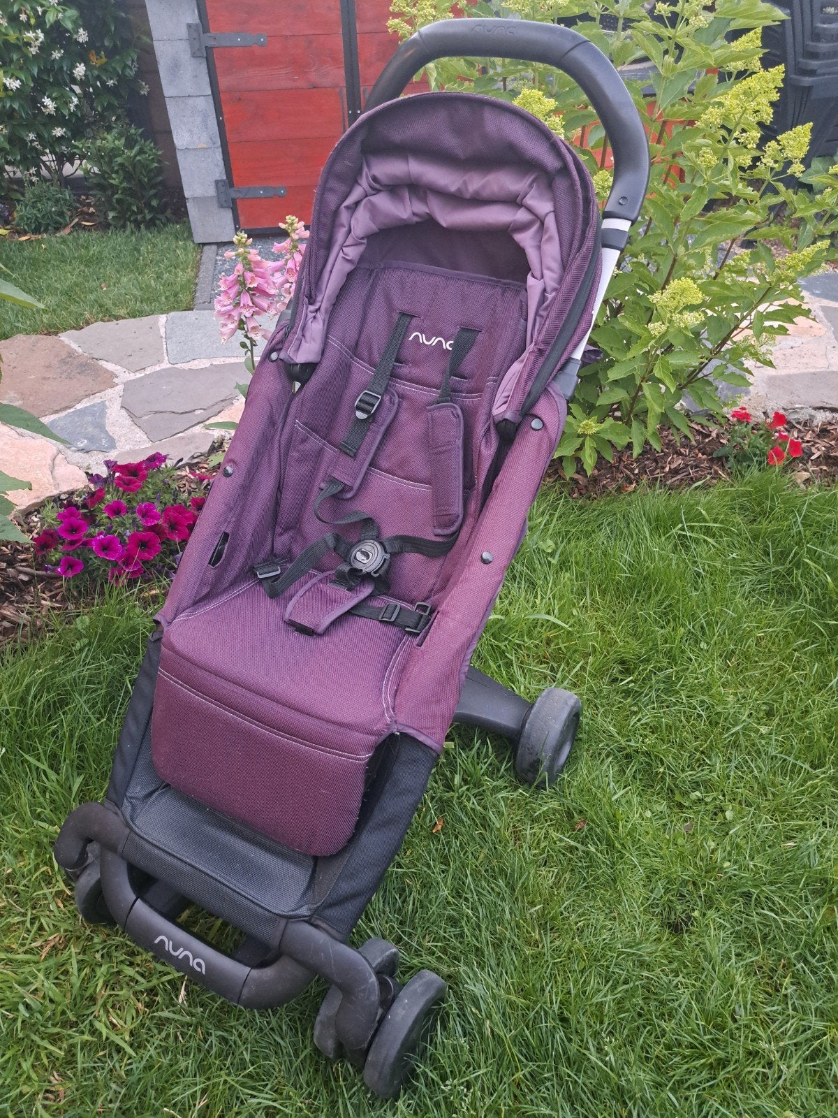 Nuna kinderwagen buggy met regenhoes paars zgan, Ophalen, Gebruikt, Kinderwagen, Overige merken