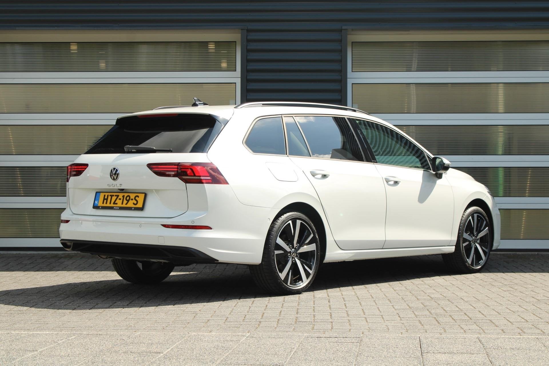 Volkswagen Golf Variant 1.5 TSI 116pk Life Edition | Trekhaa, Voorwielaandrijving, 12 maanden, Stof, 4 cilinders