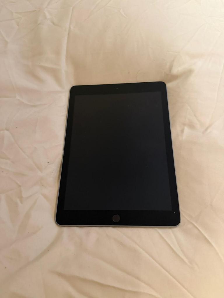 Te koop apple ipad 2022, 10 inch, Apple iPad, Ophalen of Verzenden, Zo goed als nieuw