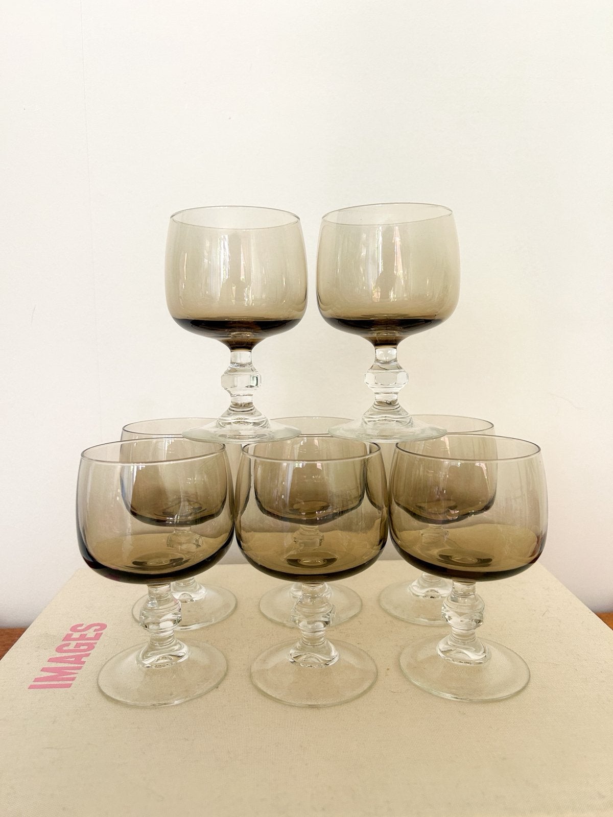8x vintage rookglas wijnglazen 70’s kristal, Ophalen of Verzenden, Zo goed als nieuw, Overige typen