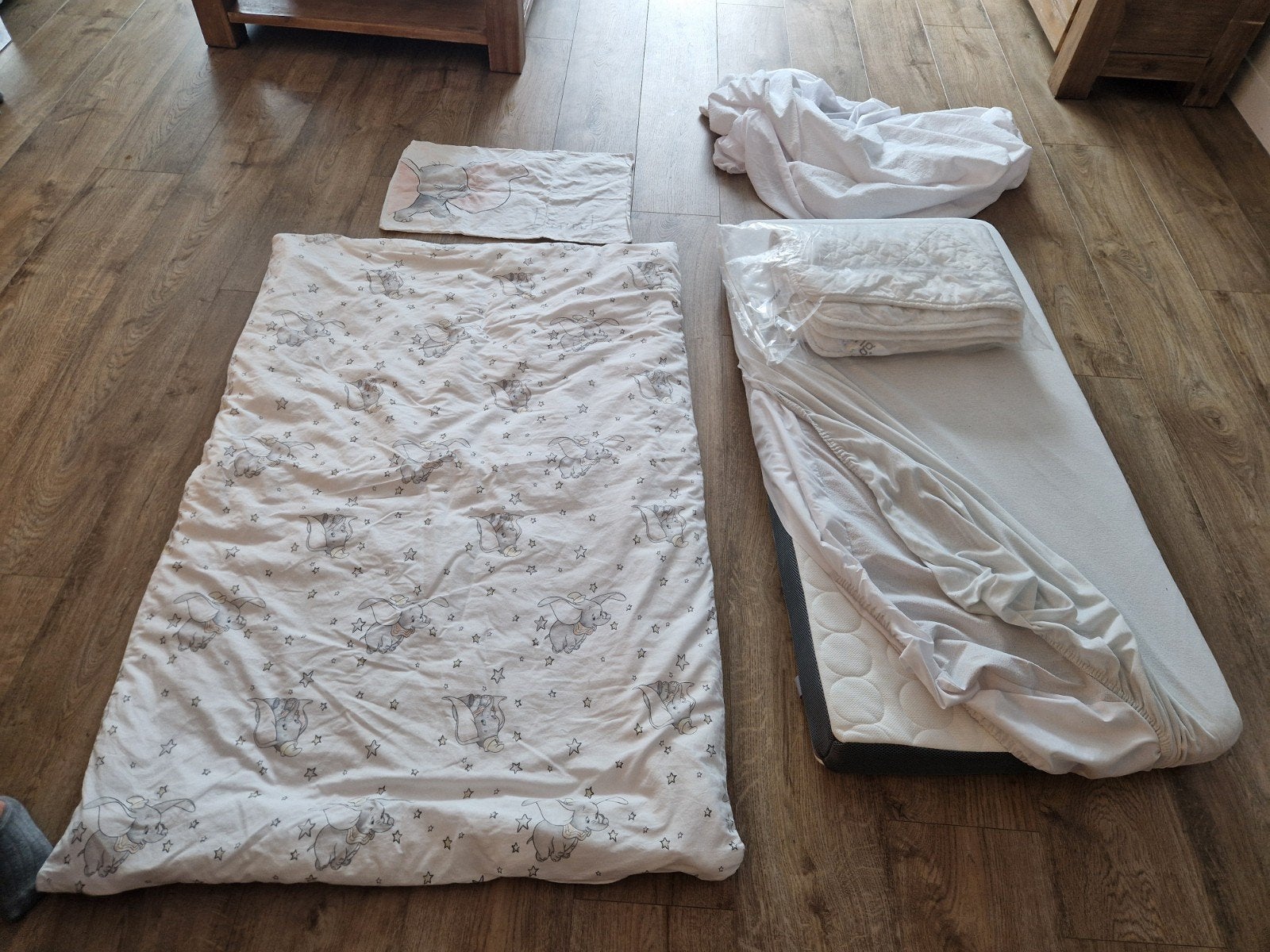 Dumbo dekbedovertrek, matras, matrasbeschermer en hoeslaken, Ophalen, Gebruikt, Jongetje of Meisje, Wit