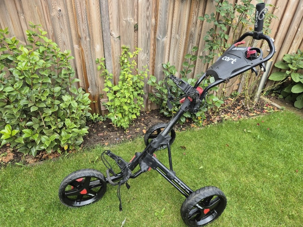 Zwarte Clicgear golftrolley 3 wiel incl.parapluhouder €130,-, Sport en Fitness, Ophalen of Verzenden, Zo goed als nieuw, Golfkar