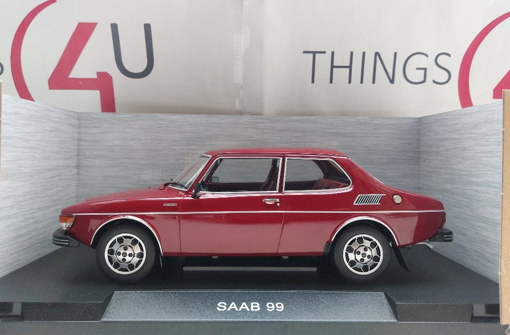 MCG 1:18 Saab 99 EMS donker rood nieuw in verpakking, Hobby en Vrije tijd, Modelauto's | 1:18, Ophalen of Verzenden, Nieuw, Auto