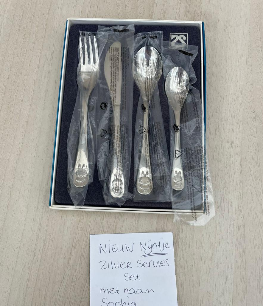 Nieuw Nijntje Zilver Servies Set met naam Sophia, Antiek en Kunst, Antiek | Goud en Zilver, Ophalen of Verzenden, Zilver