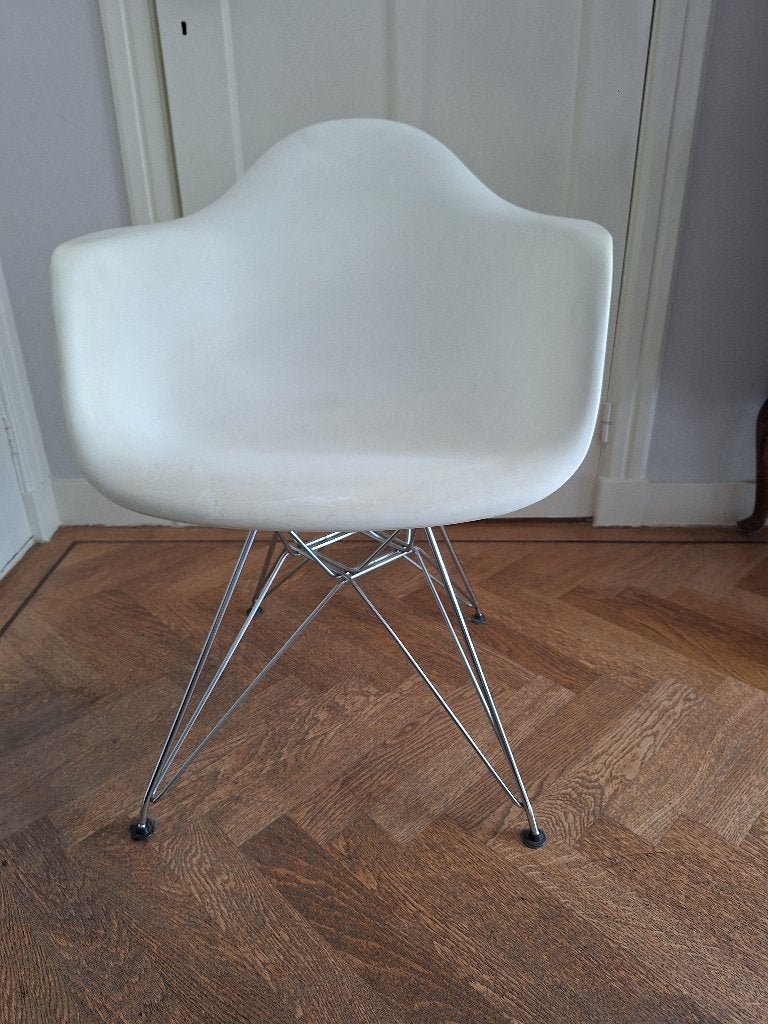 8 Eettafel stoelen, Ophalen, Kunststof, Gebruikt, Wit