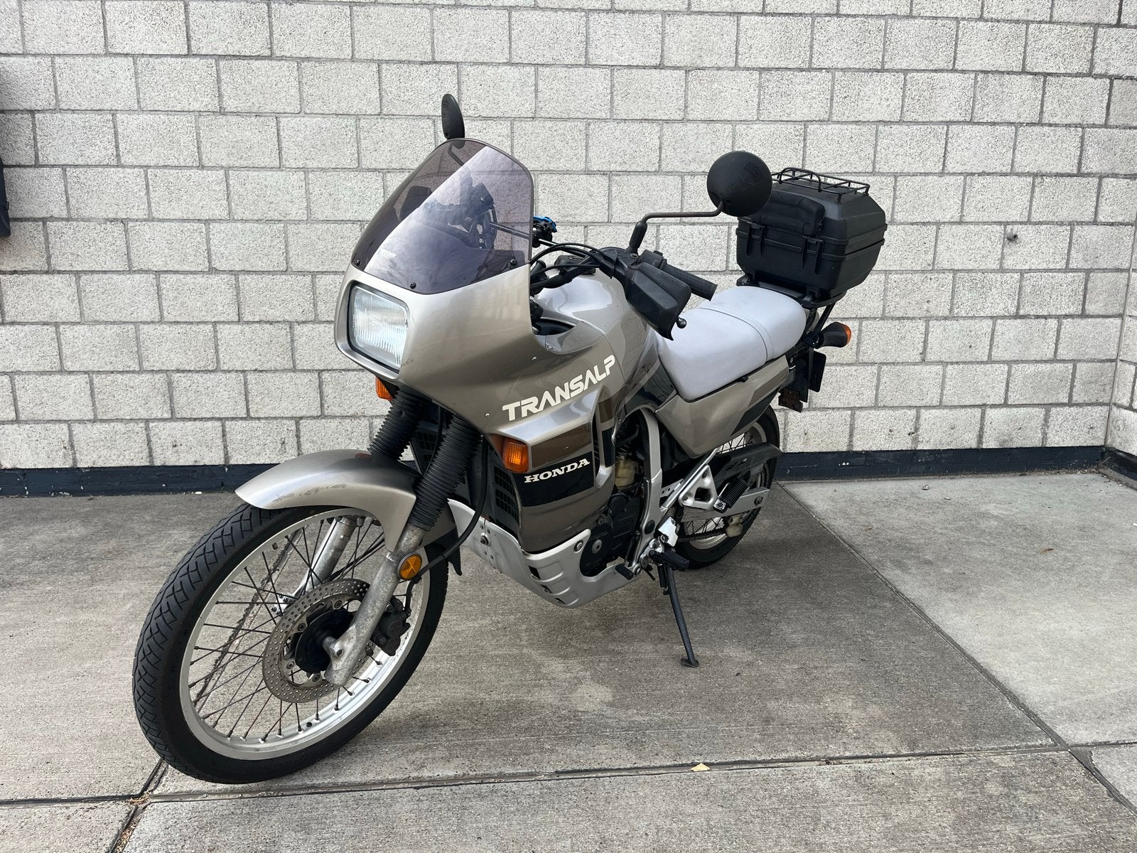 Honda Transalp XL600V 1990 Motor, Handvatverwarming, 2 cilinders, Motorrijbewijs A, Gebruikt