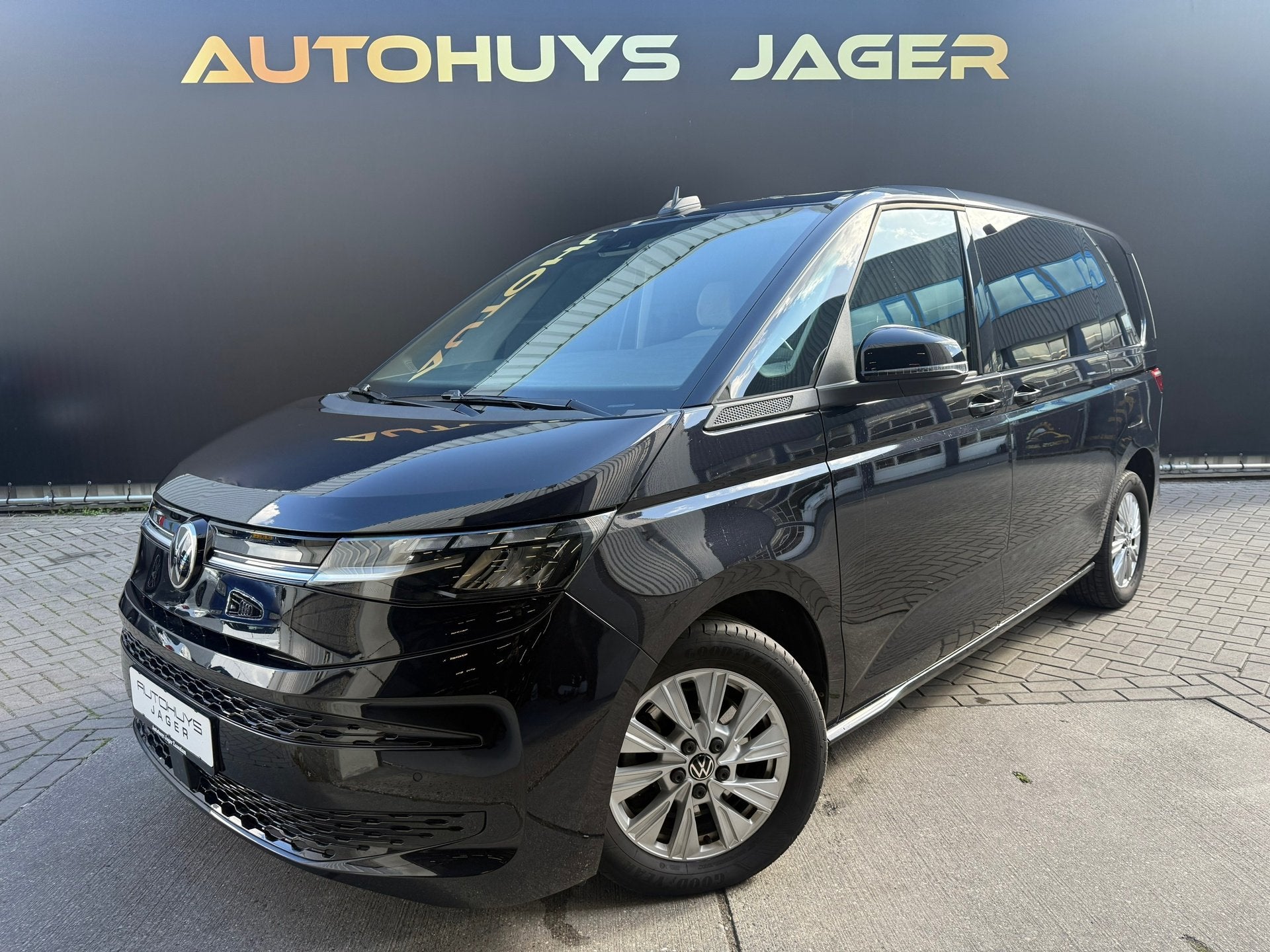 Volkswagen Multivan 1.4 eHybrid L1H1 Life 7Persoons, Auto's, Volkswagen, Dealer onderhouden, Stof, Gebruikt, 7 stoelen