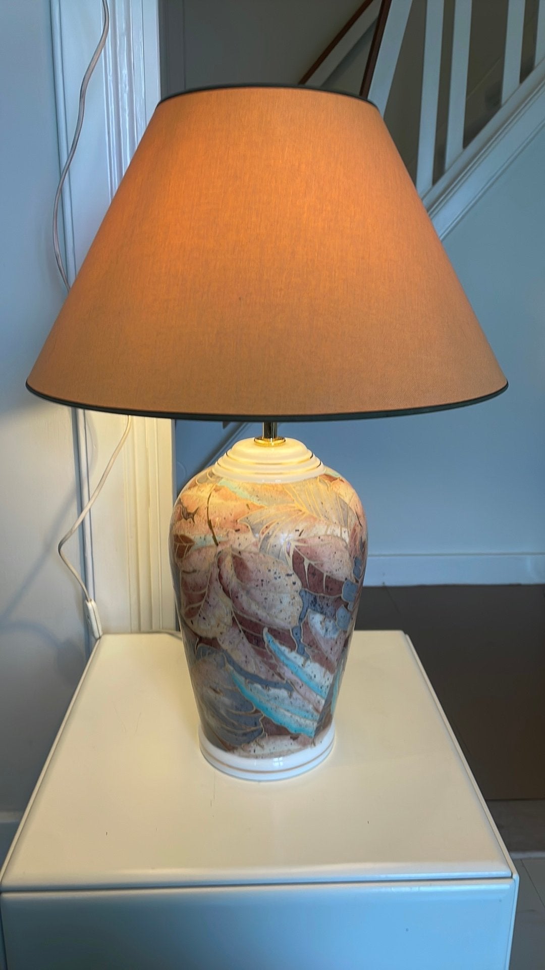 Jaren 80 Hollywood Regency keramische designlamp met kap, Keramiek, Ophalen of Verzenden, Zo goed als nieuw, Met kap