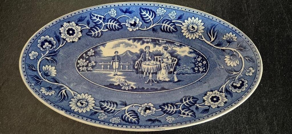 Presenteerschaal Tea Drinker Societe Ceramique Maastricht, Antiek en Kunst, Antiek | Keramiek en Aardewerk, Ophalen
