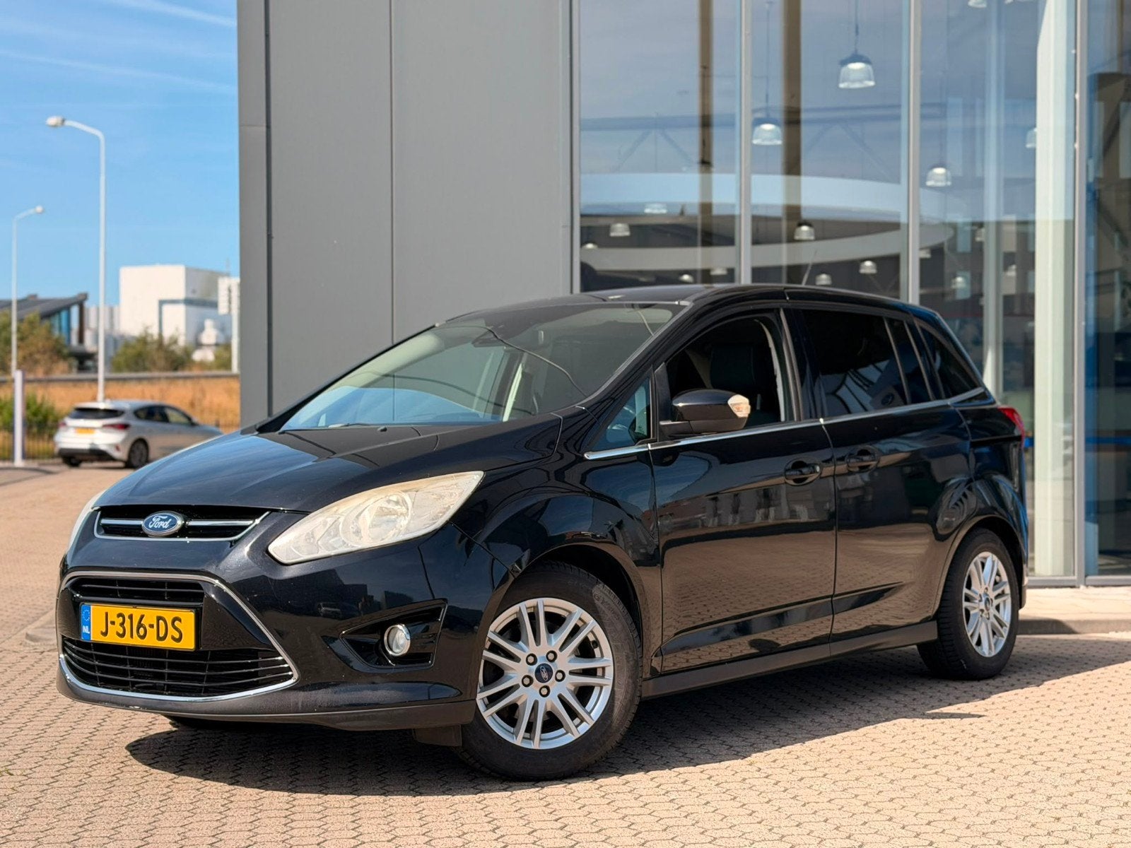 Ford Grand C-Max 1.0 92KW Ecoboost 2014 Zwart, Auto's, Voorwielaandrijving, 745 kg, 125 pk, 7 stoelen