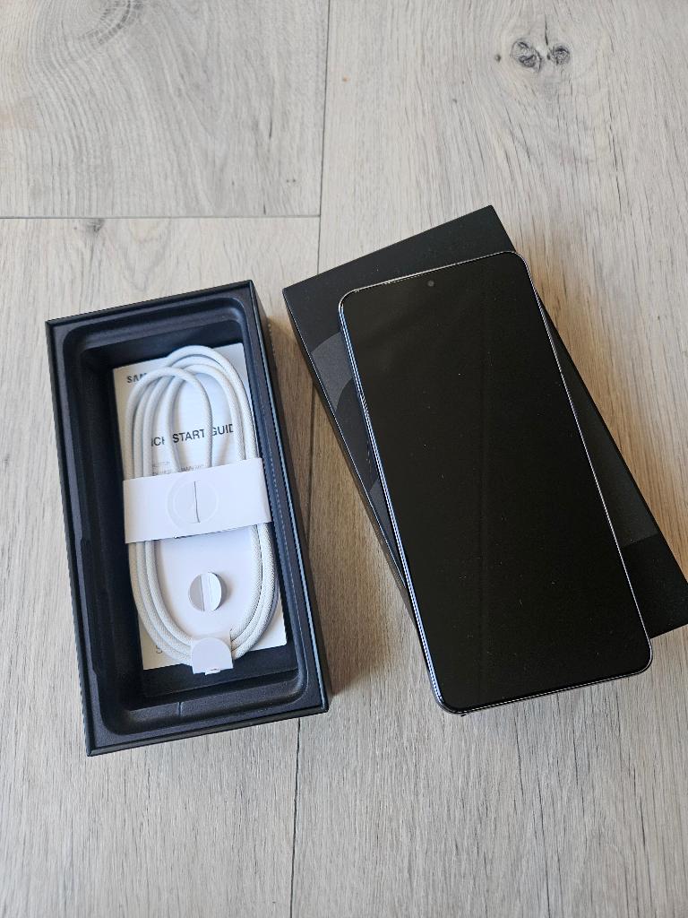 Samsung S21 5G 128GBMet doos en accessoires €180, Telecommunicatie, Mobiele telefoons | Samsung, Zwart, Ophalen of Verzenden, Zo goed als nieuw