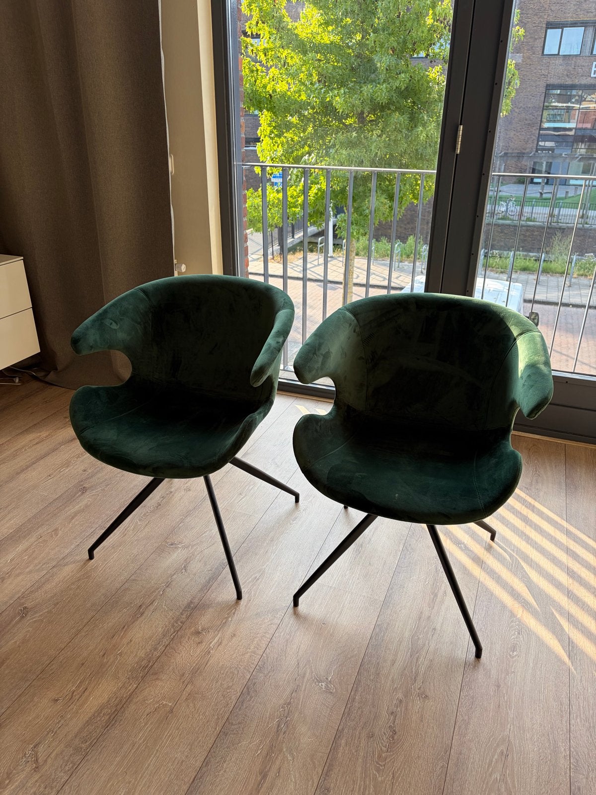 2 Groene Velvet Eetkamerstoelen van Zuiver, Huis en Inrichting, Ophalen, Gebruikt, Twee, Overige kleuren