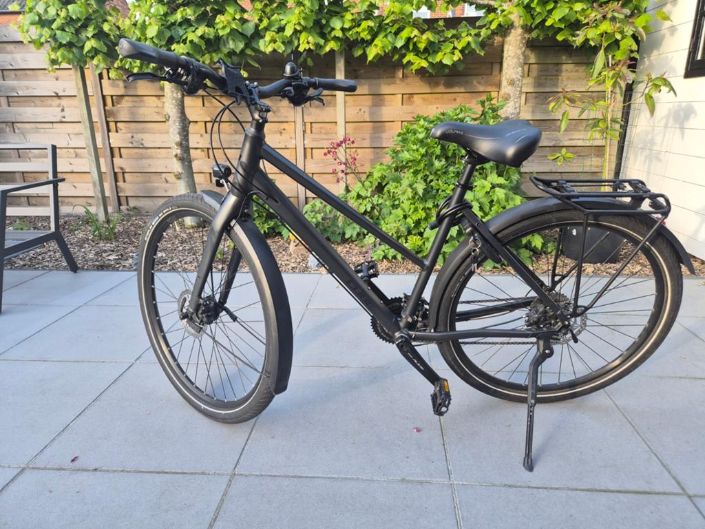 Stijlvolle Zwarte Fiets met Schijfremmen en Versnellingen, Fietsen en Brommers, Fietsen | Dames | Damesfietsen, Versnellingen