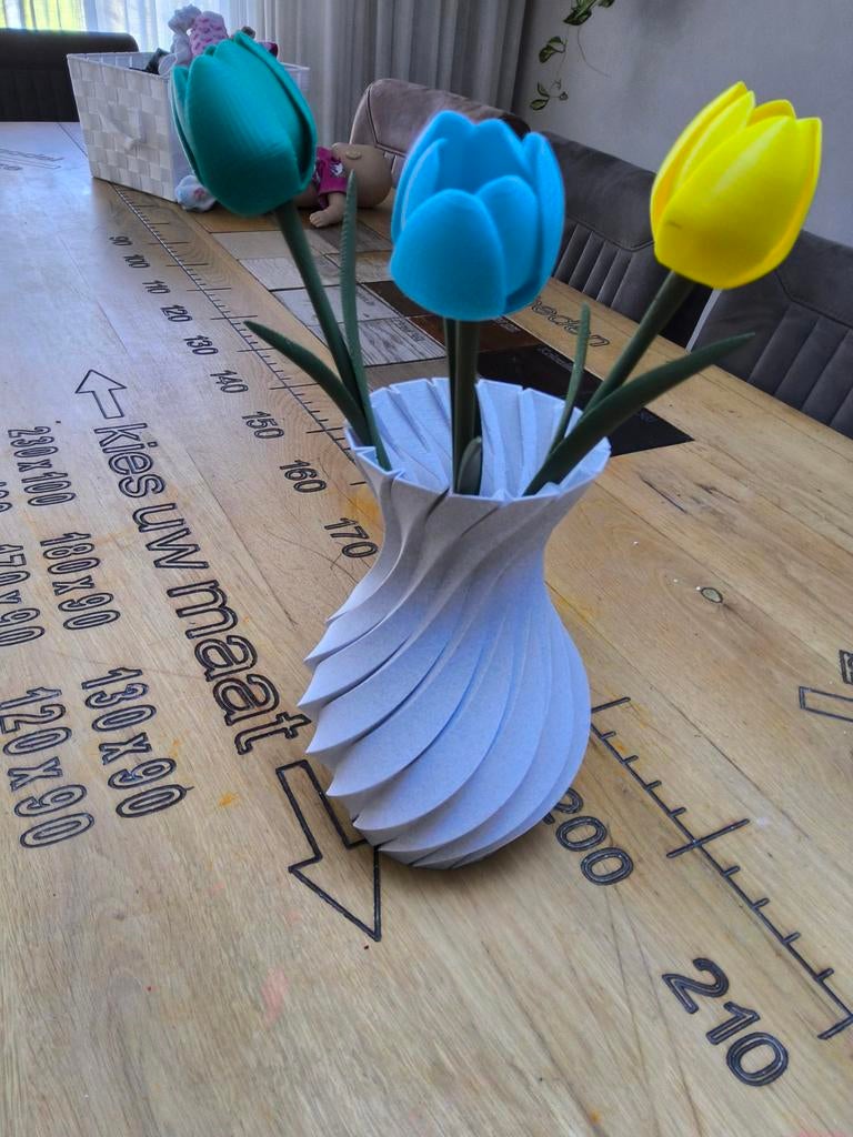 Stijlvolle design vaas met kunst tulpen – modern en speels, Ophalen of Verzenden, Zo goed als nieuw