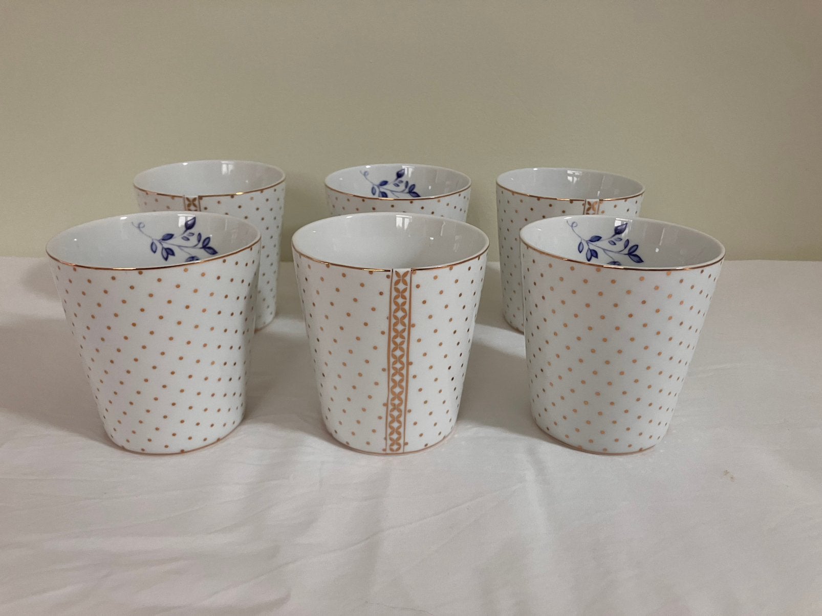 Pip Studio Royal White - bekers, 2 versch designs, Nieuw, Ophalen of Verzenden, Overige stijlen, Kop(pen) en/of Schotel(s)