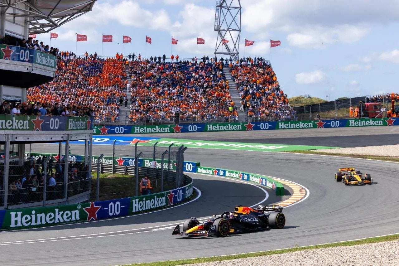 Dutch GP F1 friday, Twee personen, Augustus