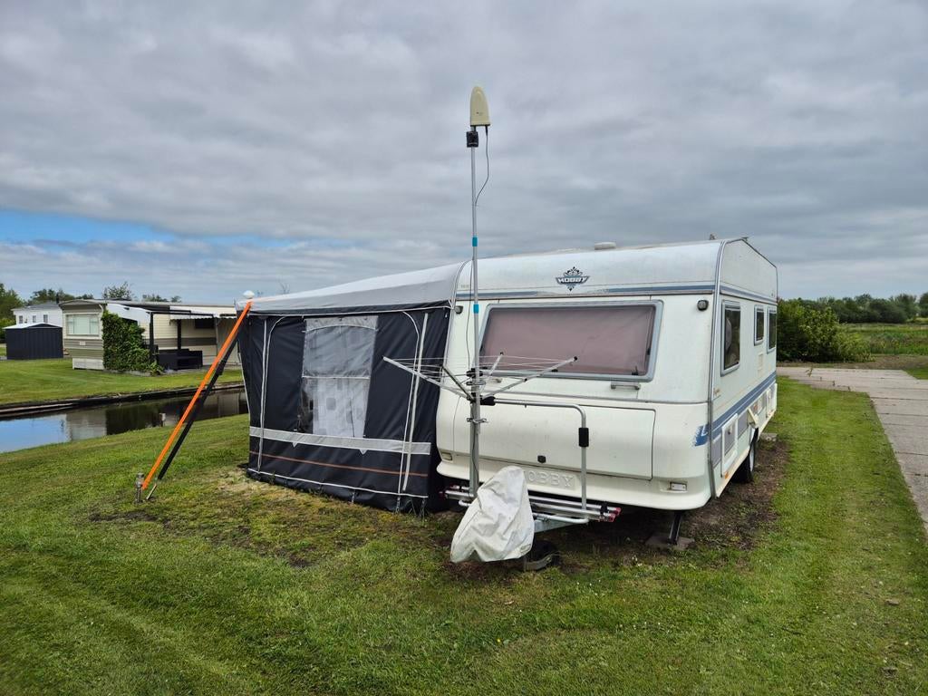 Hobby Elegance caravan uit 1995 met seizoenplaats, Vast bed, Rondzit, Hobby, Tot en met 2