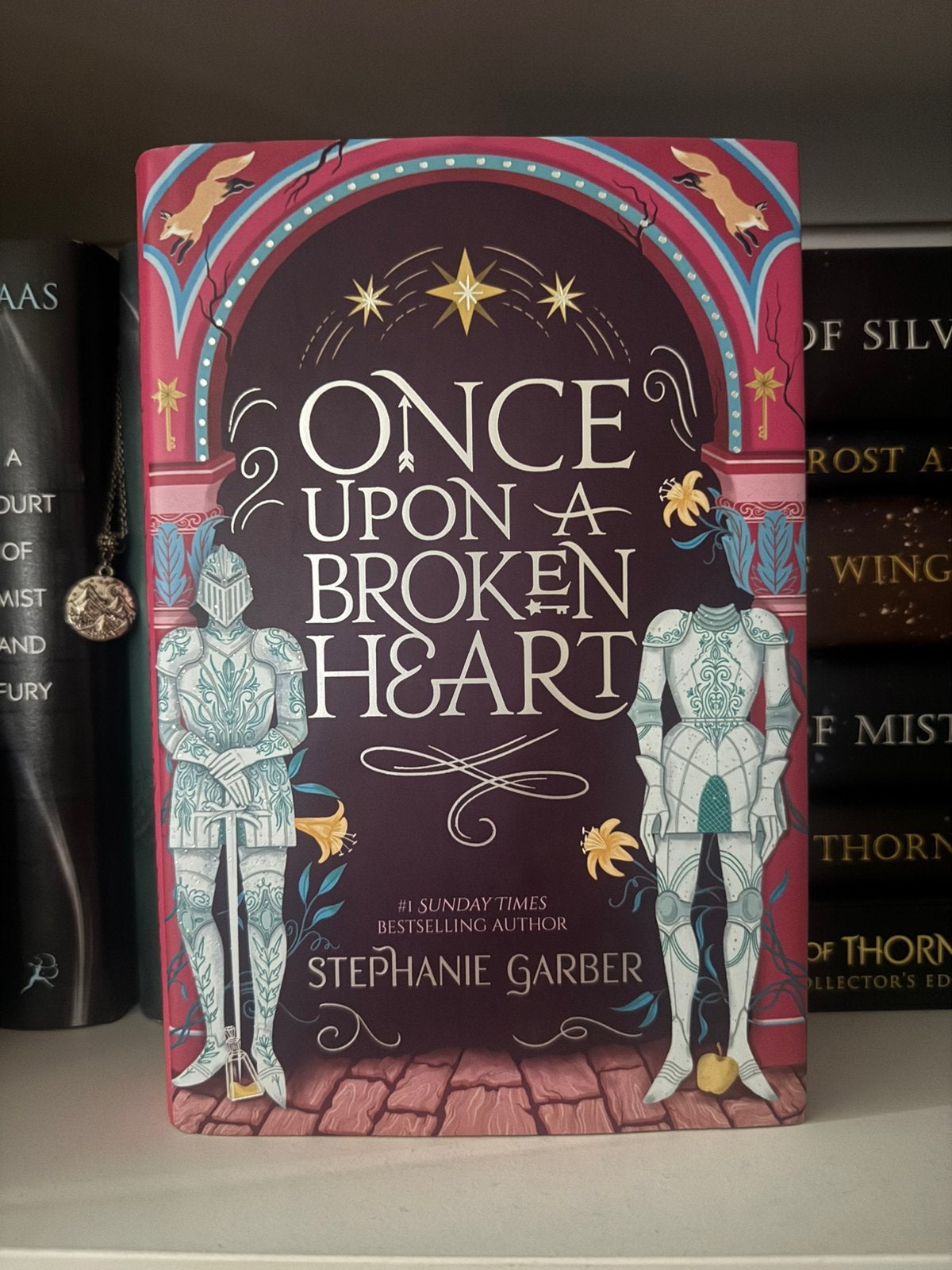 Fairyloot Once Upon a Broken Heart set, Boeken, Verzenden, Zo goed als nieuw