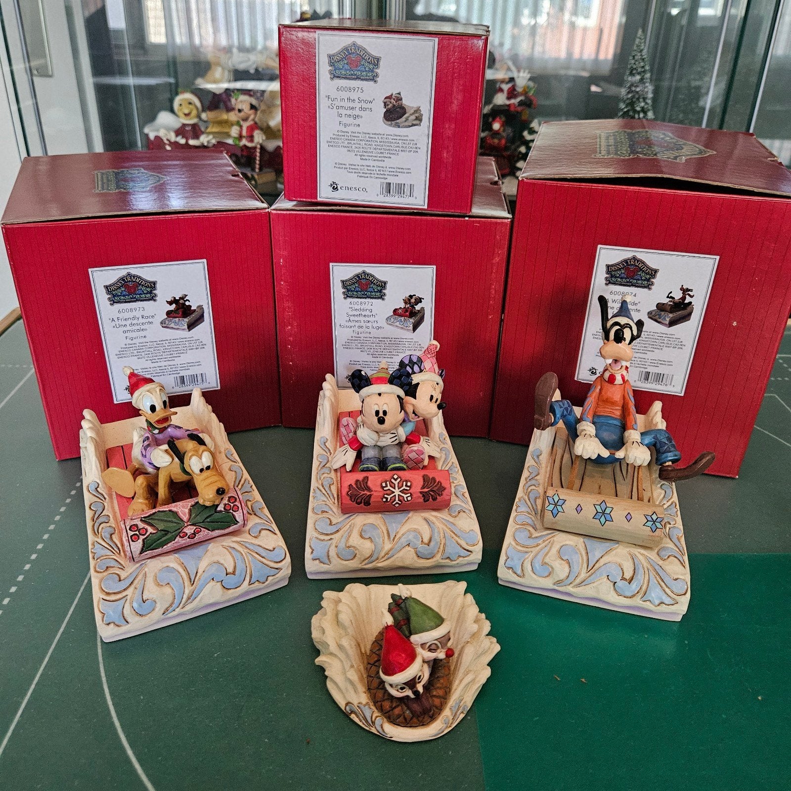 Disney Sledding Set incl. doos Disney traditions kerst, Verzamelen, Ophalen of Verzenden, Donald Duck, Zo goed als nieuw, Beeldje of Figuurtje