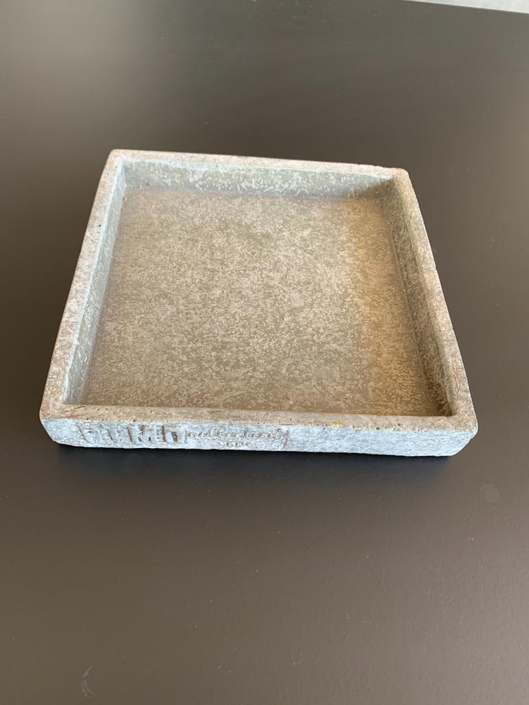 Decoratieve betonnen schaaltje PTMD., Ophalen of Verzenden, Zo goed als nieuw, Vierkant