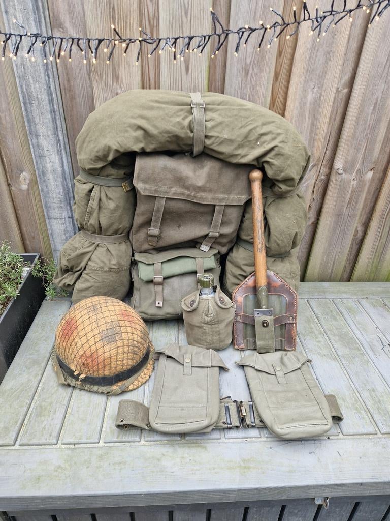 MvO uitrusting., Verzamelen, Militaria | Algemeen, Ophalen of Verzenden, Landmacht, Nederland, Kleding of Schoenen