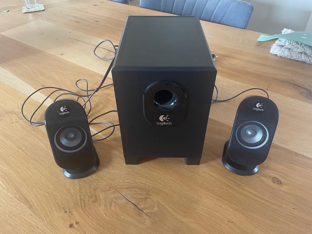 Logitech X-210 in perfecte staat, Subwoofer, Zo goed als nieuw, 120 watt of meer, Ophalen
