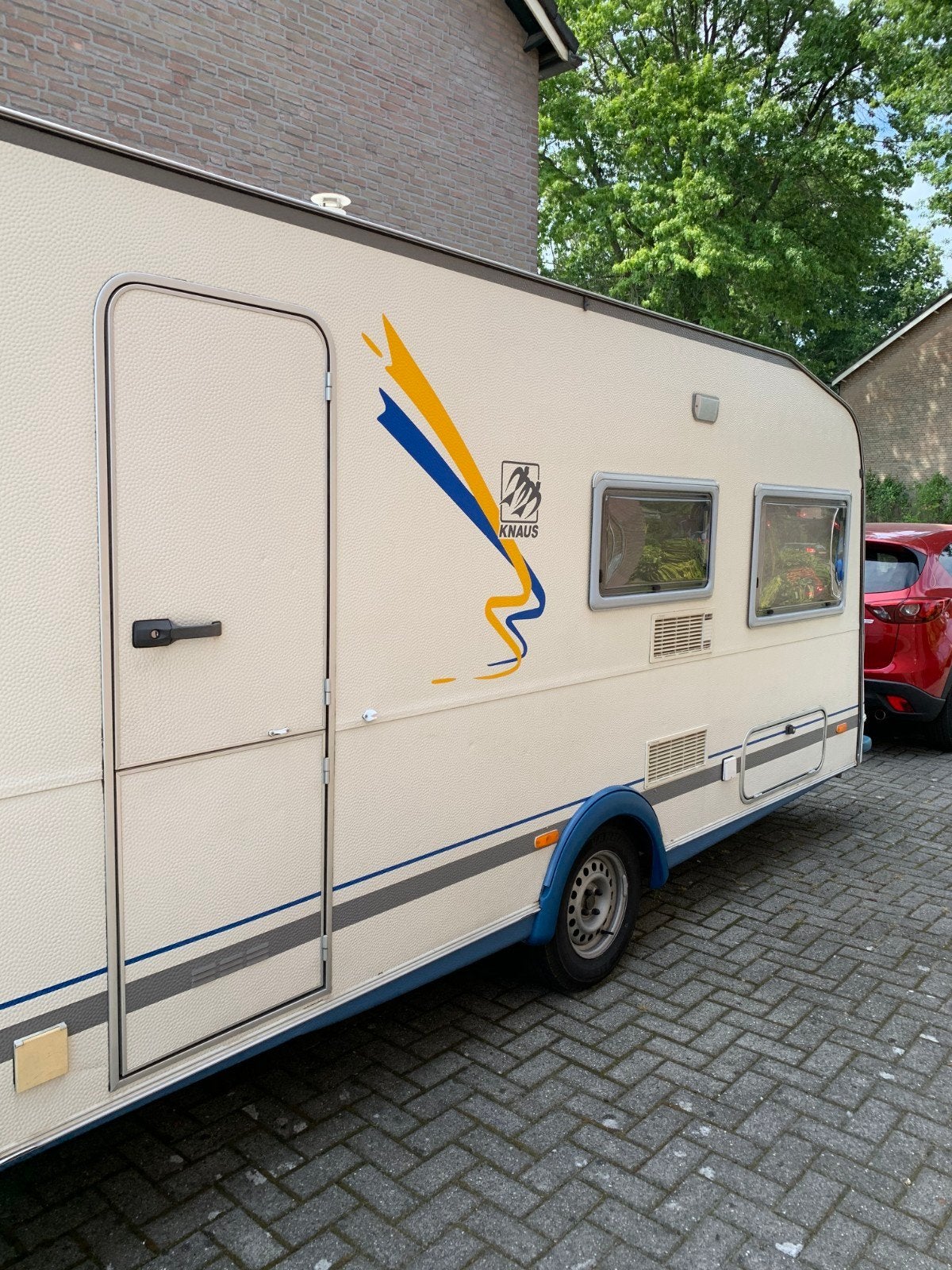 Foto 3 van ​Knaus 450 Blue Line (1999) Inclusief nette grote voortent