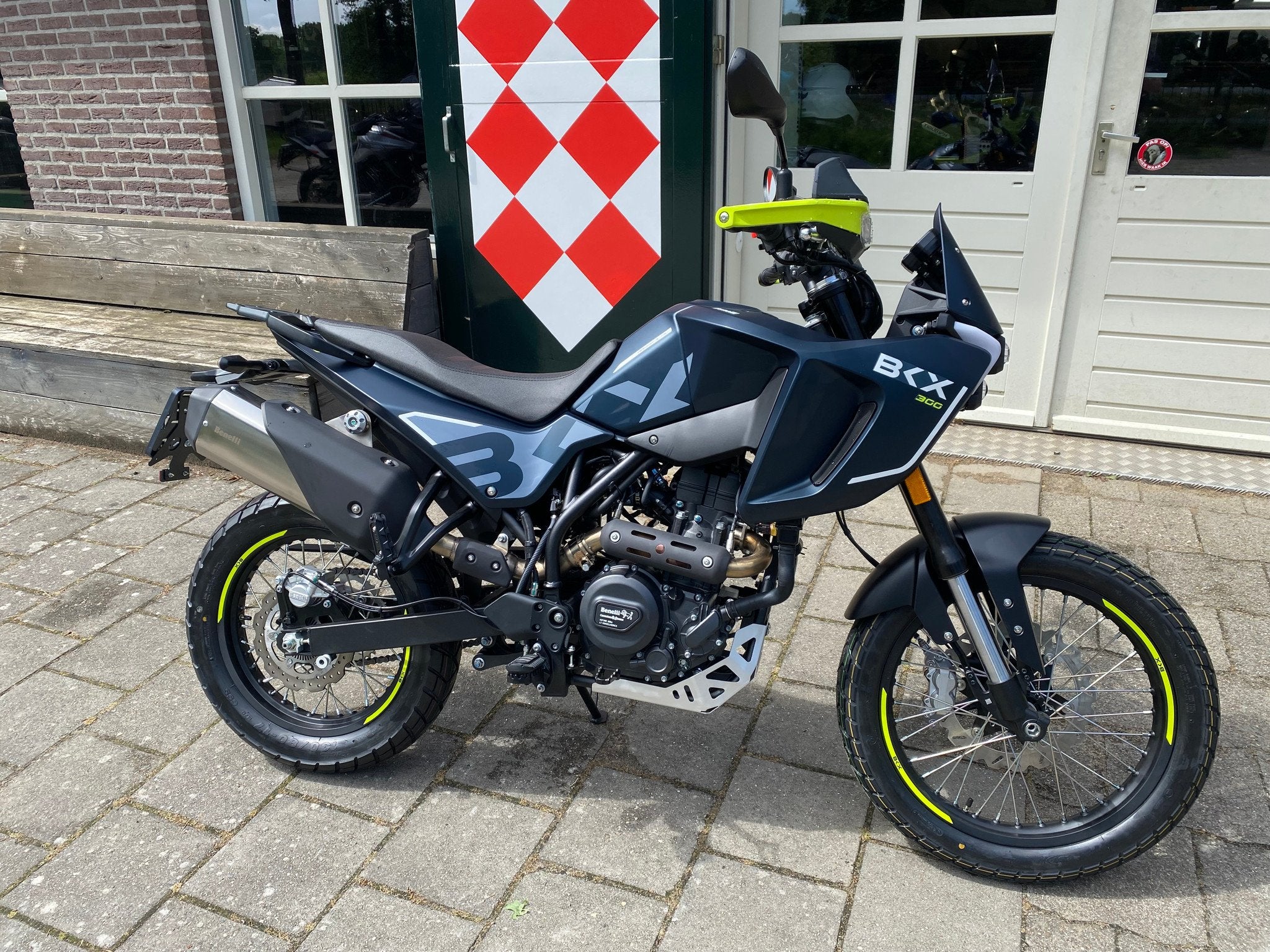 Benelli BKX 300 TRAIL ABS A2 (bj 2026), Motoren, 300 cc, Nieuw, Strada Fornace Vecchia 30
61122  Pesaro, IT, Bedrijf