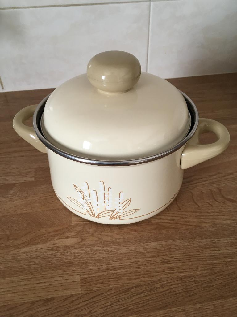 Prachtige Fissler Asta emaillepan z.g.a.n., Kookpan of Snelkookpan, Overige materialen, Ophalen of Verzenden, Zo goed als nieuw