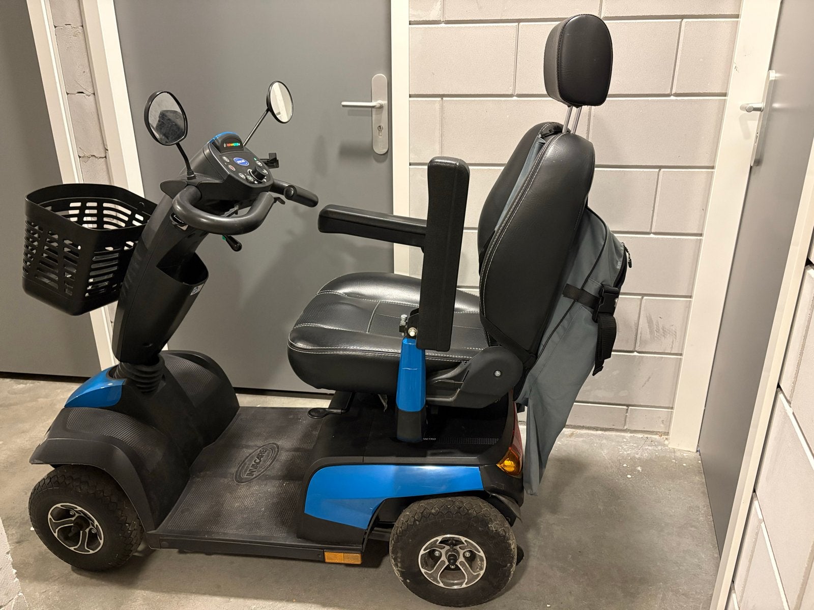 Scootmobiel Invacare Orion Metro 4 blauw, Ophalen, Gebruikt, Invacare, 36 t/m 45 km