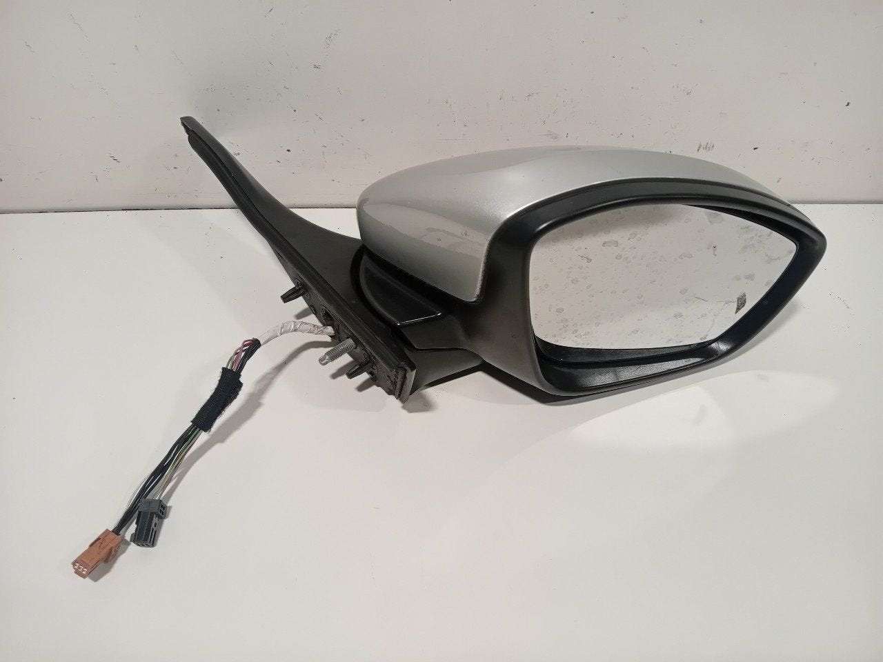 Spiegel buiten rechts elektrisch Peugeot 208, Onderdelen@venauto.nl, Van der Ven Autorecycling B.V., Gebruikt, Ettenseweg 76, 4706 PB Roosendaal, The Netherlands