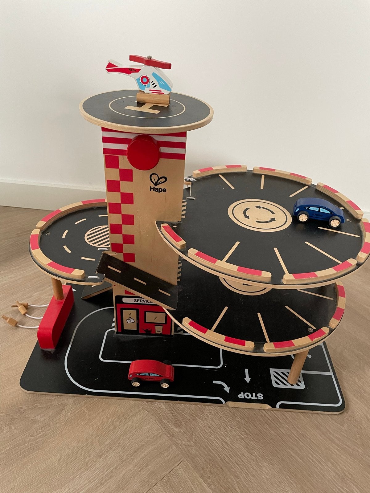 Houten parkeergarage met helikopterplatform, Kinderen en Baby's, Ophalen, Gebruikt