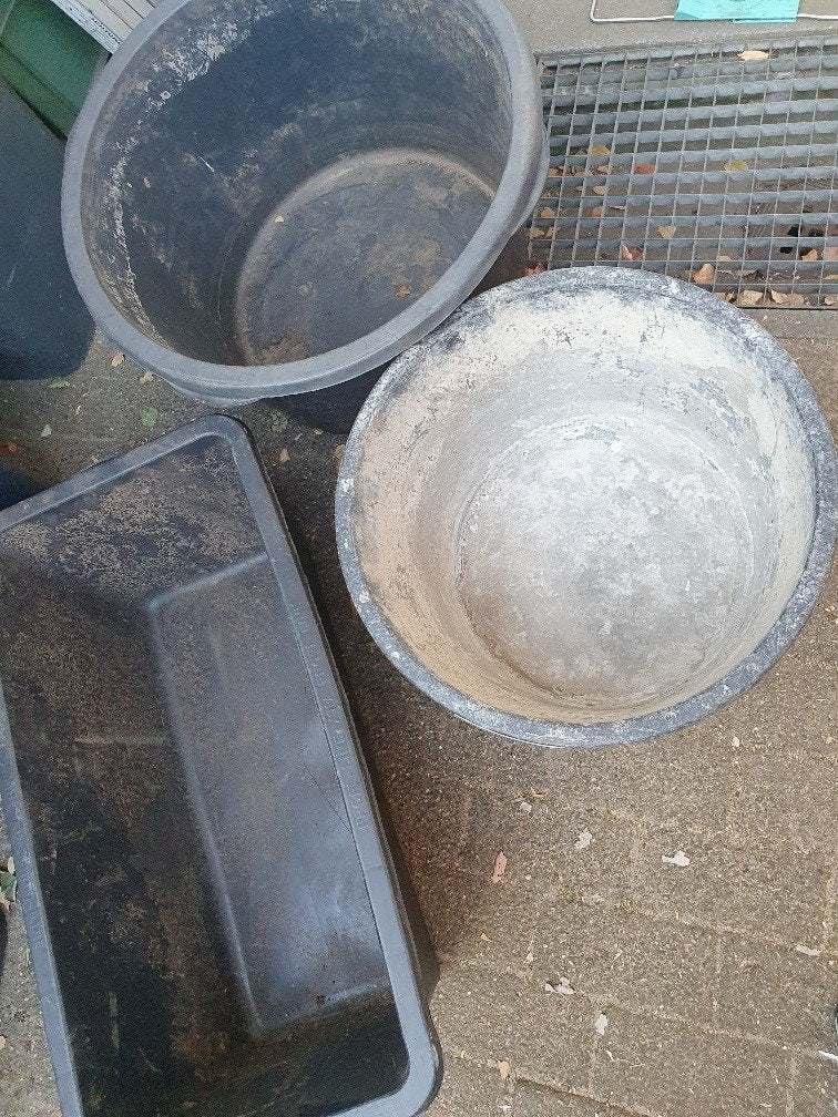 Diverse betonbakken, rond of rechthoekig, Ophalen, Gebruikt
